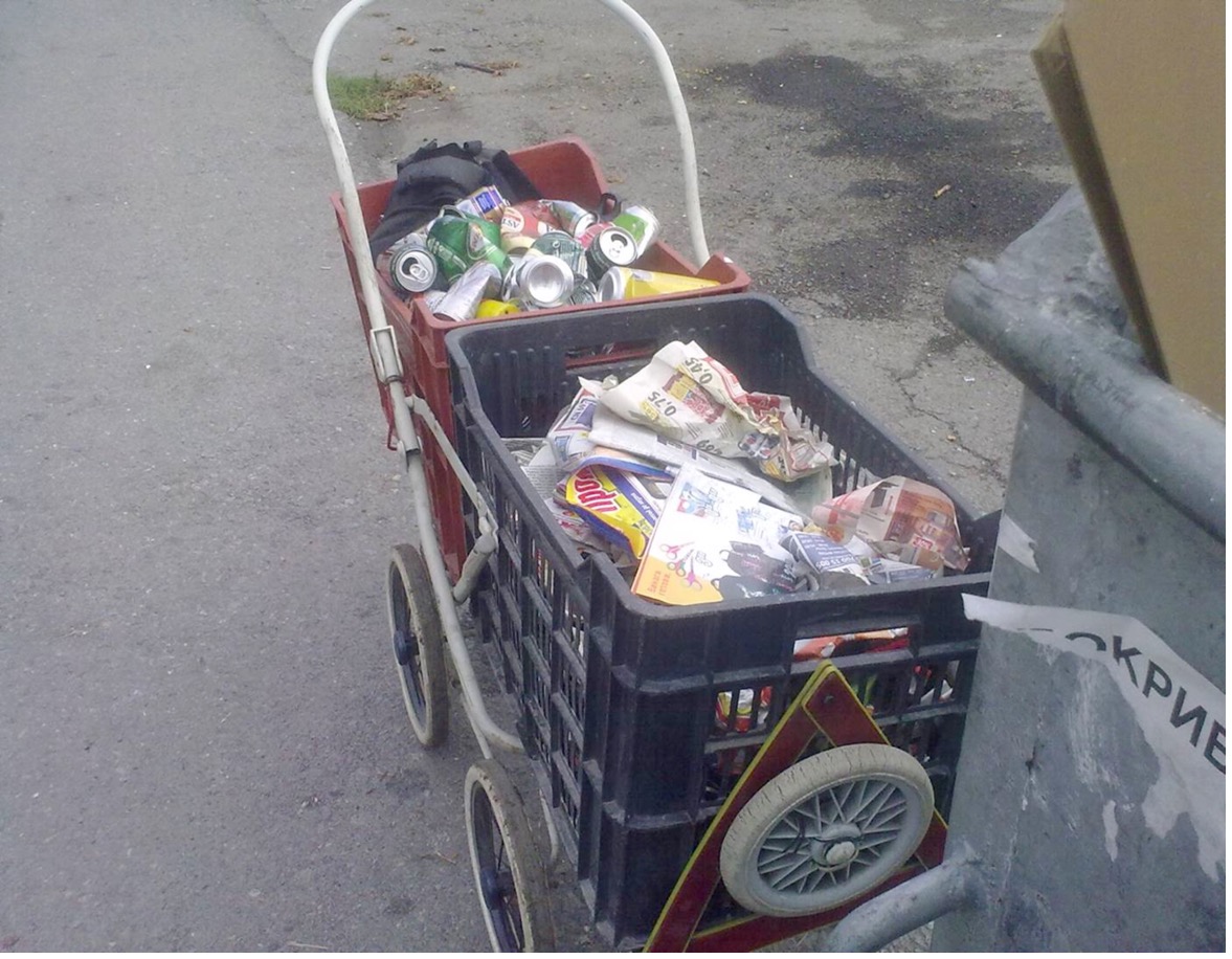 Uncle Petko’s cart, divided into sections for aluminum and paper. Photo by Elana Resnick.